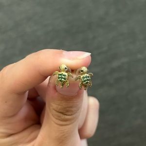 gold emerald turtle stud earrings high quality